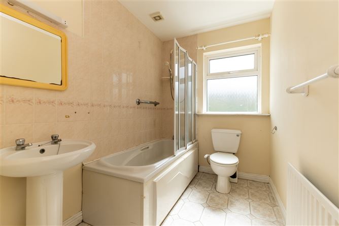 Photo 13 of 18 — 40 Summerdale Lawn, Ballyclamasy, Youghal, Co. Cork.