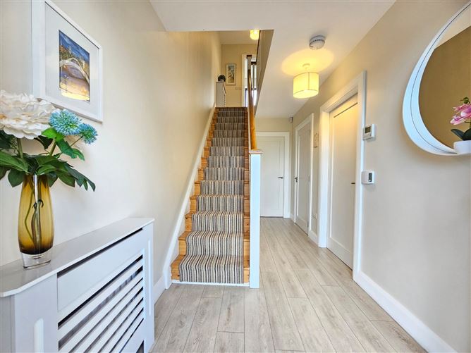 5 Curate's Court, Roslevan, Ennis, Co. Clare