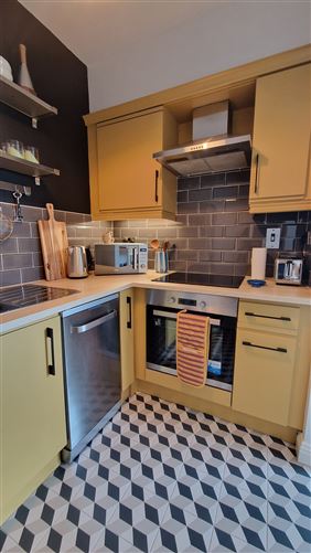 https://photos-a.propertyimages.ie/media/0/5/4/4997450/63dcf701-862a-4e24-9a74-72f413c82efb_l.jpg
