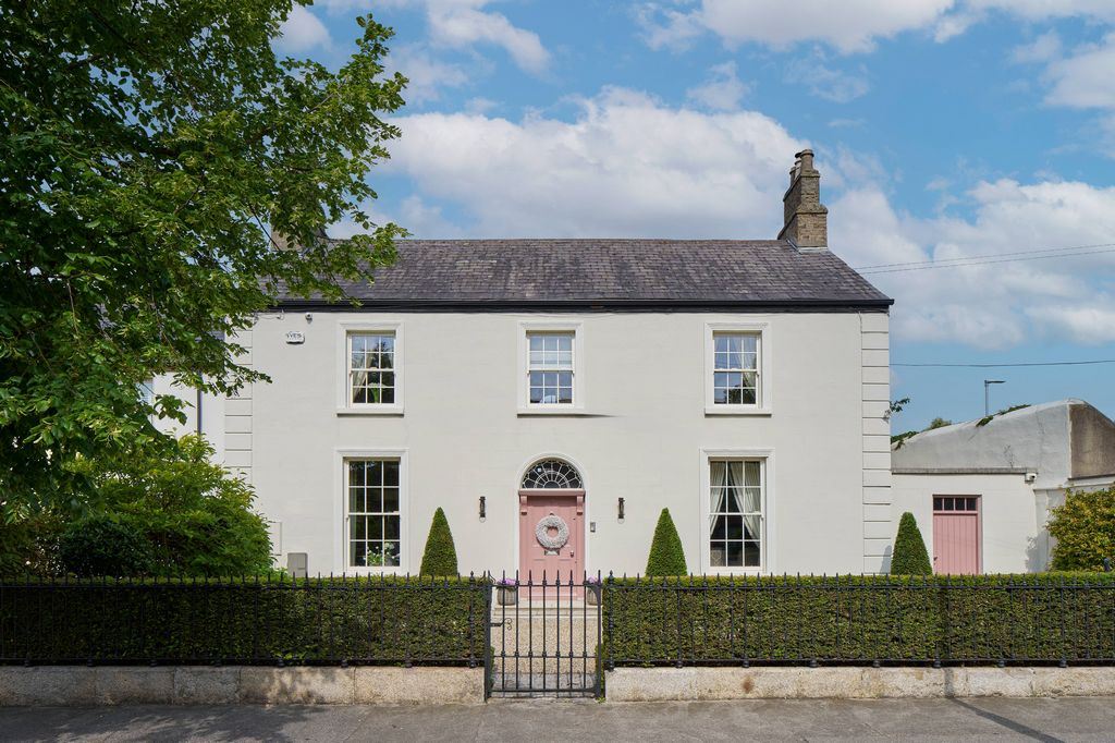 Balmoral Lodge,17 Castle Avenue, Clontarf,   Dublin 3