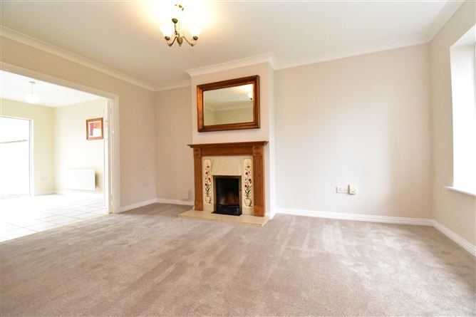 1 Earlsfort Park, Lucan, Dublin