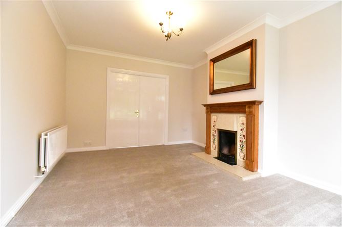 1 Earlsfort Park, Lucan, Dublin