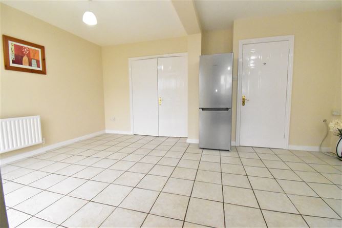 1 Earlsfort Park, Lucan, Dublin