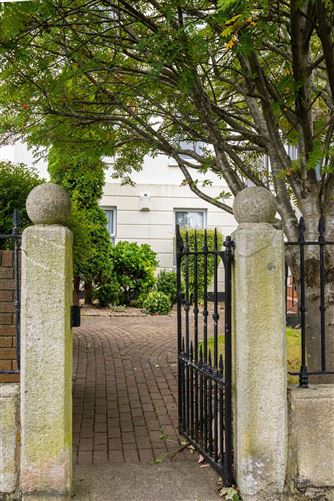 8 Bayview Court, 2 Tivoli Terrace South, Monkstown, Co. Dublin, Monkstown, Dublin