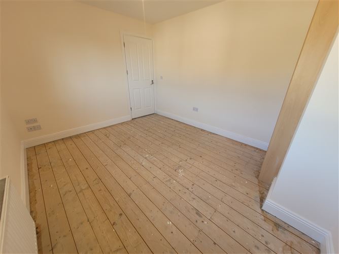 8 The Mews, Ayrefield, Kilkenny.