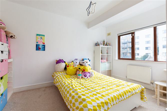 89 The Crescent, Carrickmines Manor, Dublin 18