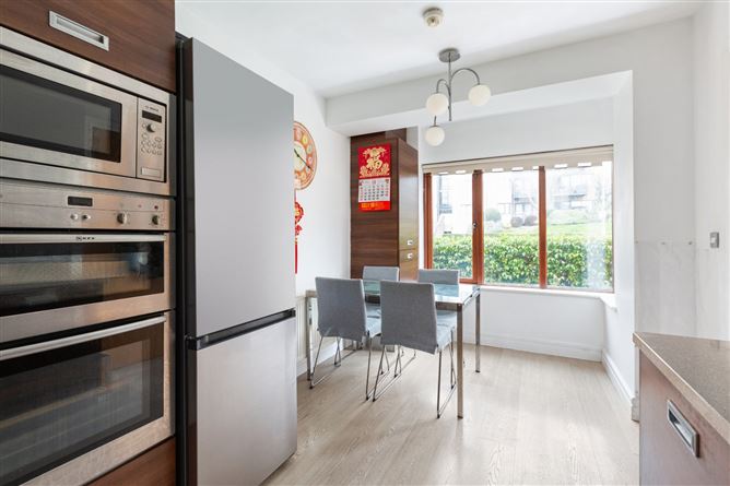 89 The Crescent, Carrickmines Manor, Dublin 18