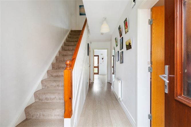 89 The Crescent, Carrickmines Manor, Dublin 18