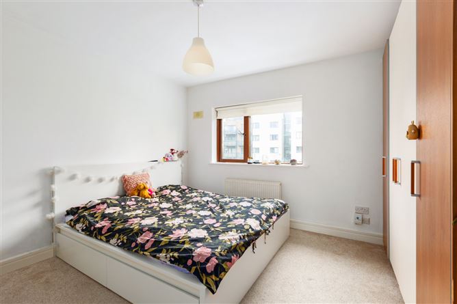 89 The Crescent, Carrickmines Manor, Dublin 18