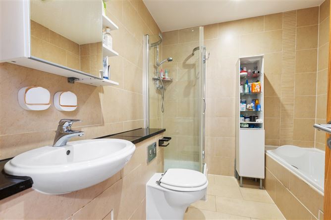 89 The Crescent, Carrickmines Manor, Dublin 18