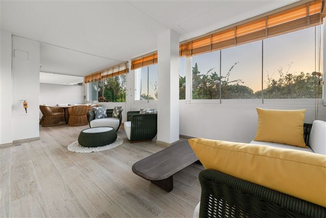 {name:Malaga, codeiso:MA}, Marbella, Marbella Golden Mile, Balcones de Puente Romano, Spain - COSTA-01178P