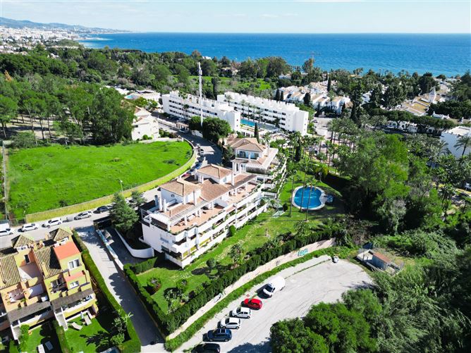 {name:Malaga, codeiso:MA}, Marbella, Marbella Golden Mile, Balcones de Puente Romano, Spain - COSTA-01178P