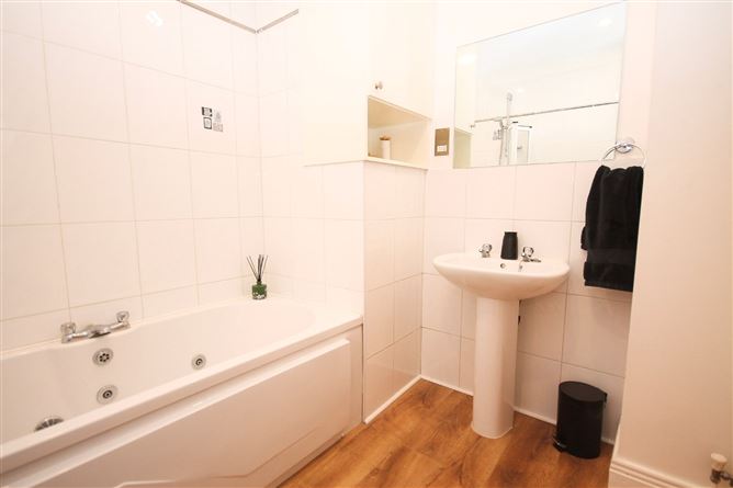 64 Beechdale Court, Ballycullen, Dublin 24