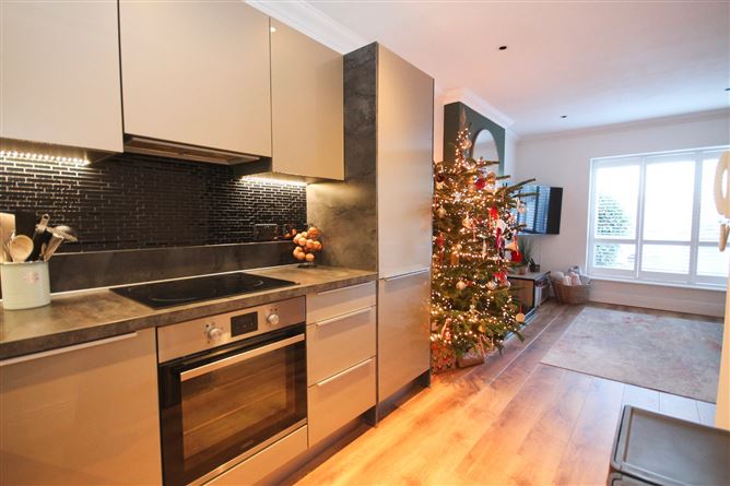 64 Beechdale Court, Ballycullen, Dublin 24