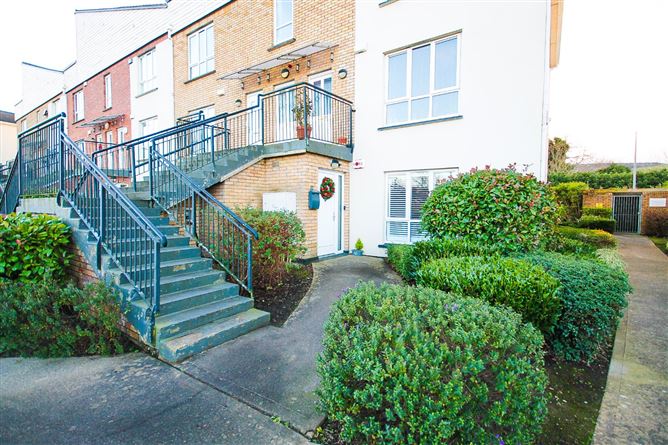 64 Beechdale Court, Ballycullen, Dublin 24