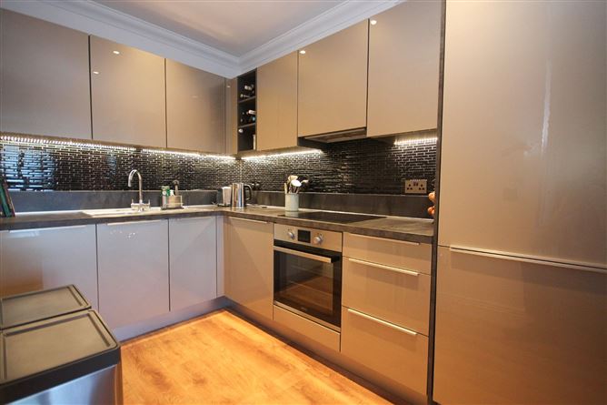 64 Beechdale Court, Ballycullen, Dublin 24