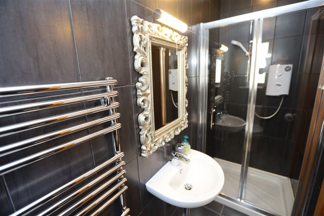 16 Ard Aoibhinn, Innishannon, Cork