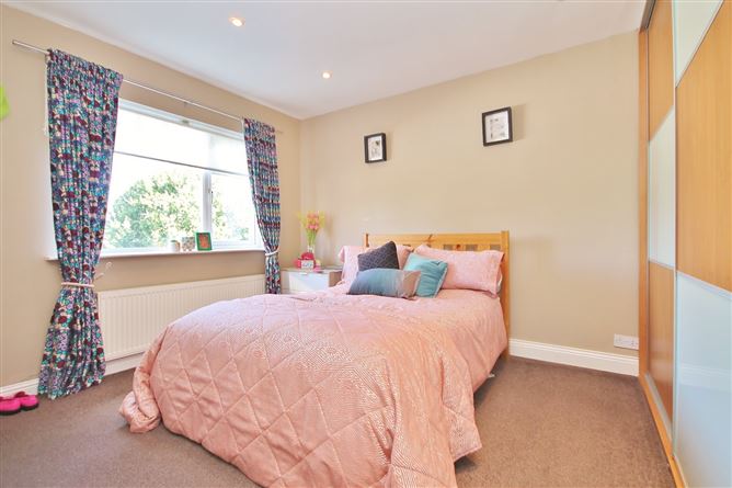 12 Redwood Heights, Kilnamanagh, Dublin 24