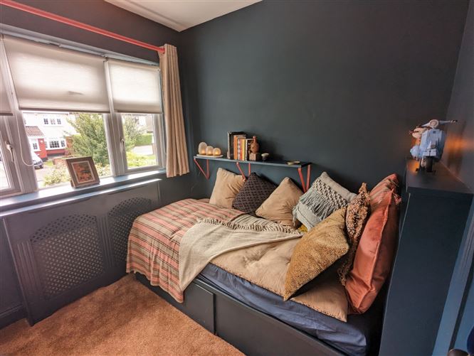 12 Redwood Heights, Kilnamanagh, Dublin 24