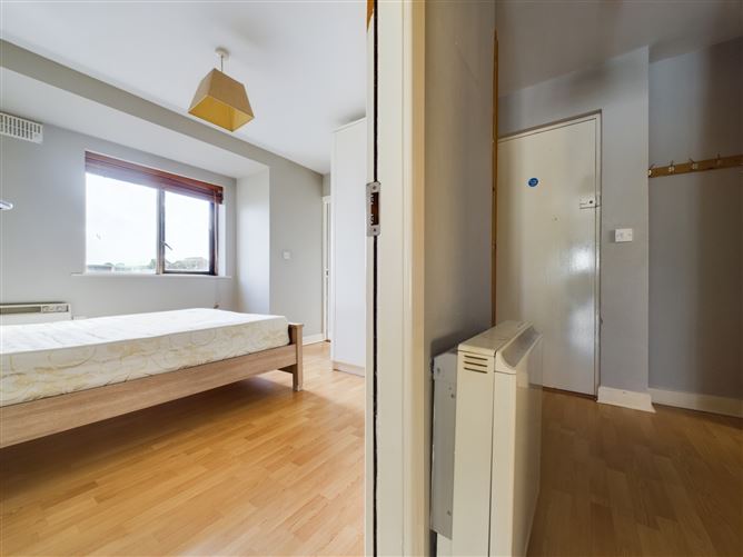 Apt. 10, Penrose House, Penrose Lane, Waterford