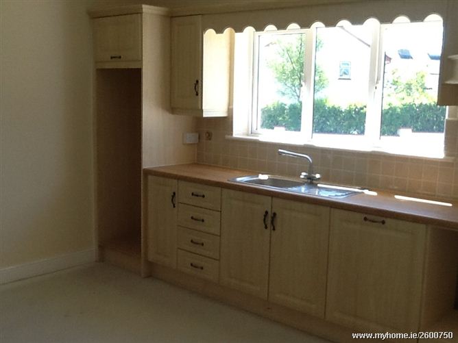 3 Bedroom Bungalow, 37 Woodstream, Castlerea Town, Co. Roscommon