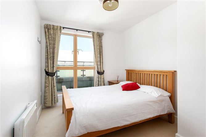120 Longboat Quay South, Grand Canal Dock, Dublin 2
