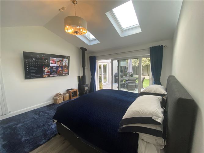 5 Whitethorn Walk, Westminster Park, Foxrock, Dublin 18