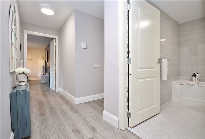1 Hunters Hall, Hunters Wood, Ballycullen