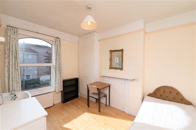 6 Sunnyside, Gaol Walk, Western Road, Cork