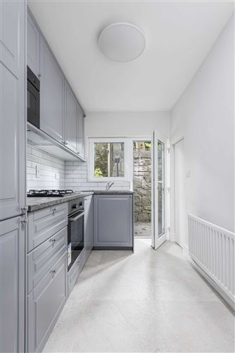 27 Broadstone Avenue, Broadstone, Dublin 7