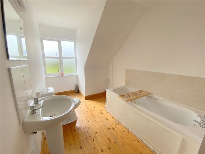 32 Cionn Torc, Castlepollard, Westmeath