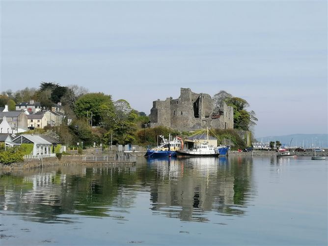 Castle Residence,Castle Hill