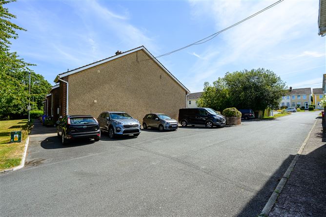 Photo 17 of 22 — 98 White Oaks, Wilton, Cork
