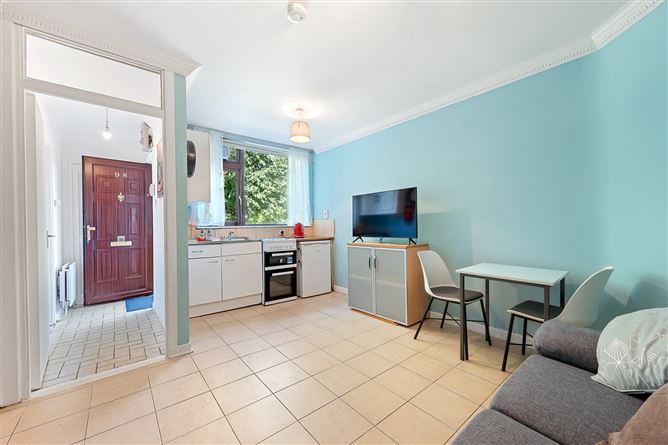 Photo 4 of 22 — 98 White Oaks, Wilton, Cork