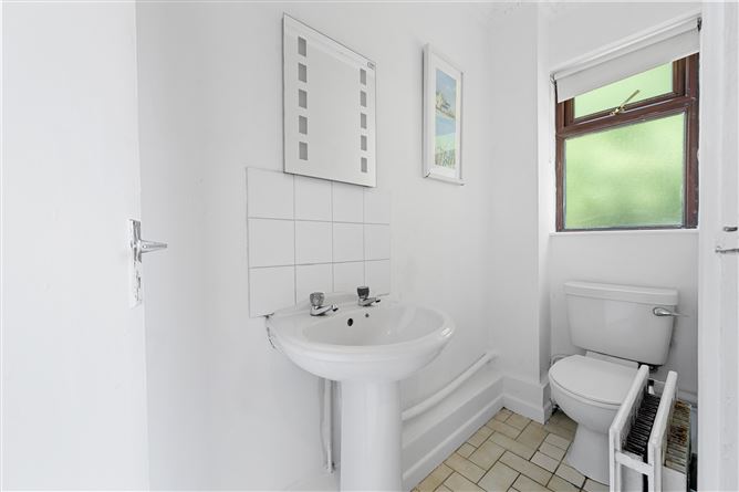 Photo 9 of 22 — 98 White Oaks, Wilton, Cork