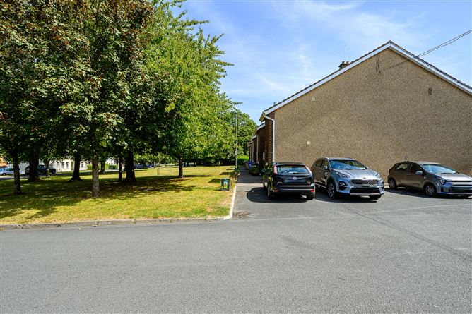 Photo 18 of 22 — 98 White Oaks, Wilton, Cork