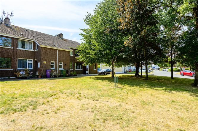 Photo 15 of 22 — 98 White Oaks, Wilton, Cork