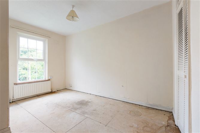 27 Brookfield, Kimmage, Dublin 12