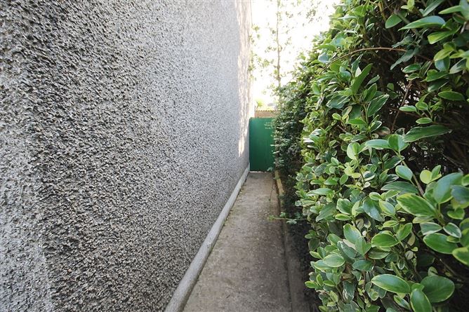 215 St. James's Road, Walkinstown, Dublin 12