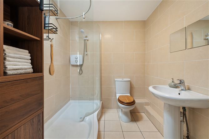 Photo 10 of 12 — 8 Hillcrest, Templeogue, Dublin 6W
