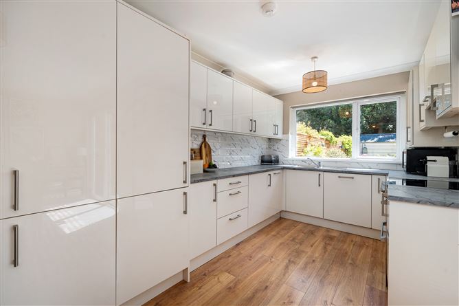 8 Hillcrest, Templeogue, Dublin 6W