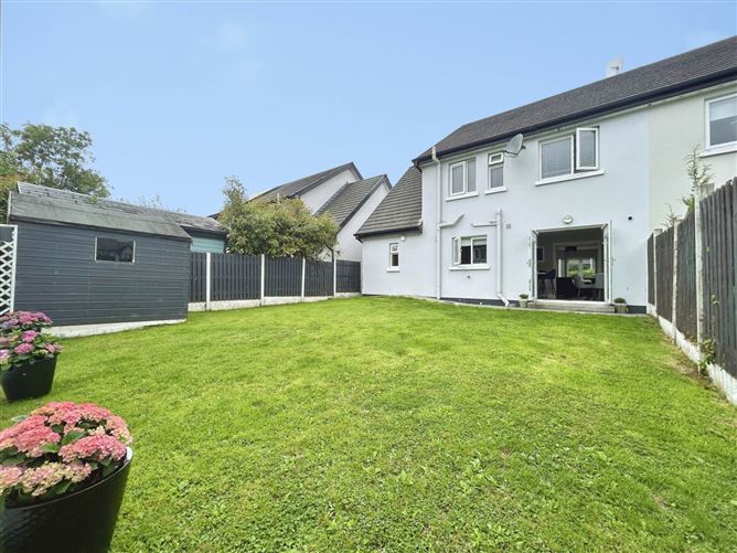 10 Gort Leamhan, Roslevan, Ennis, County Clare