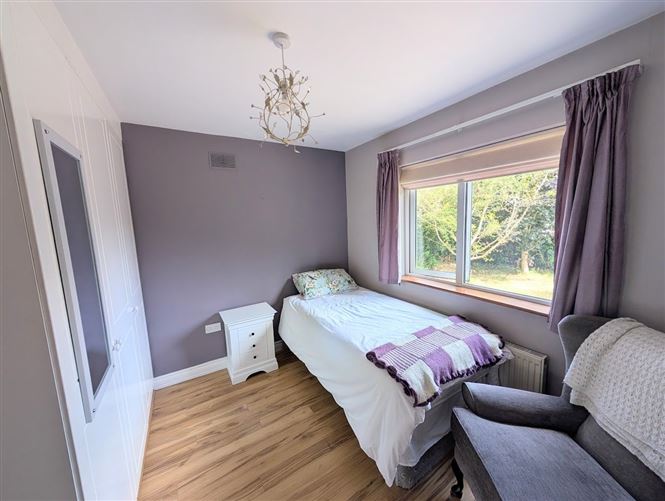 Photo 16 of 25 — 3 Coill Fuinseoige, St Conlan's Road, Nenagh, Co. Tipperary