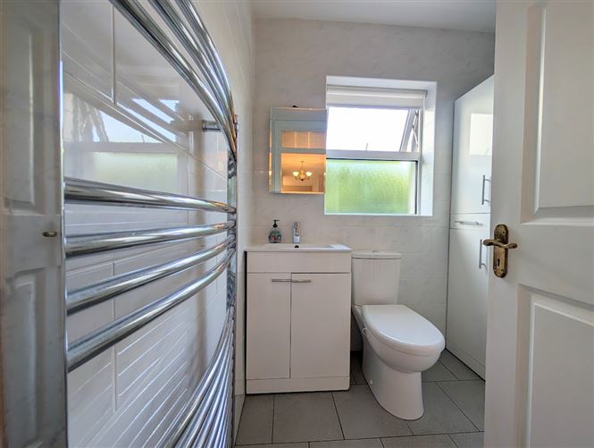Photo 14 of 25 — 3 Coill Fuinseoige, St Conlan's Road, Nenagh, Co. Tipperary