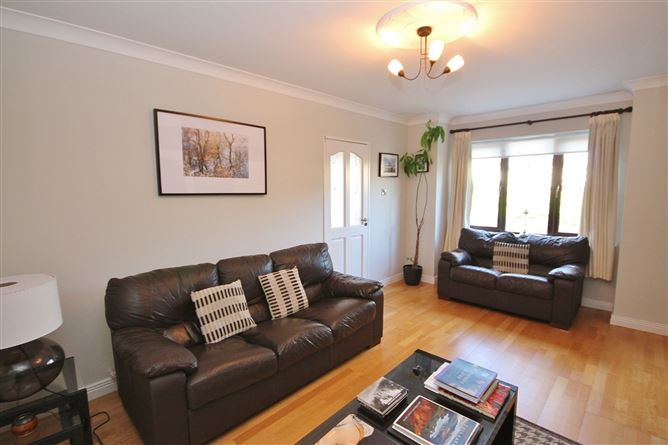 5 Ballyowen Crescent, Lucan, Co. Dublin