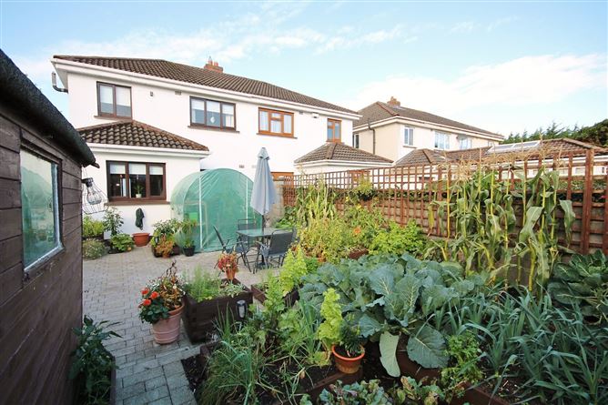 5 Ballyowen Crescent, Lucan, Co. Dublin