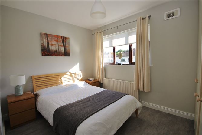 5 Ballyowen Crescent, Lucan, Co. Dublin