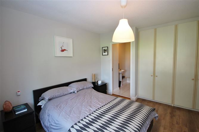 5 Ballyowen Crescent, Lucan, Co. Dublin