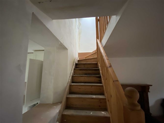 9 & 9A Lower Ormond Street, Nenagh, Co. Tipperary