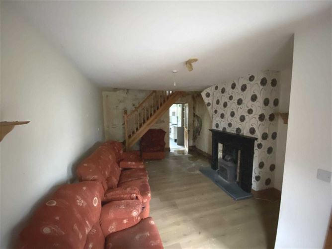 9 & 9A Lower Ormond Street, Nenagh, Co. Tipperary